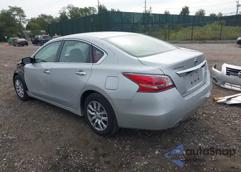 2015 Nissan Altima 2.5/2.5 S/2.5 Sl/2.5 Sv z USA, uszkodzony, nr VIN 1N4AL3AP5FC276504